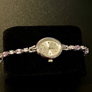 New beautiful woman’s watch. Battery installed.